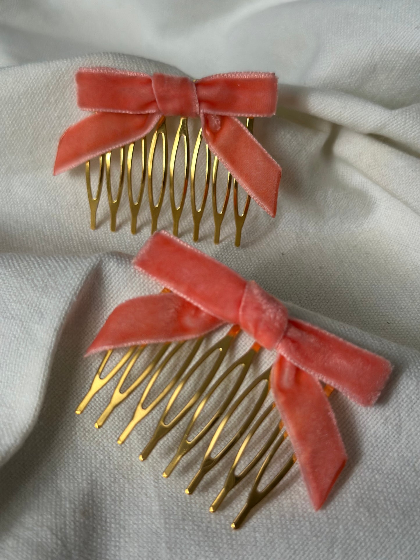Peinecillo lazo coral