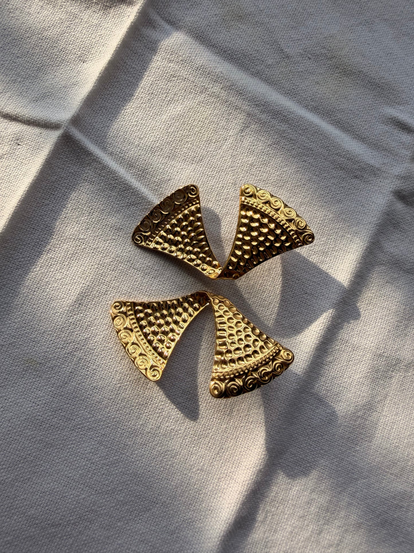 Drop pendientes escudo