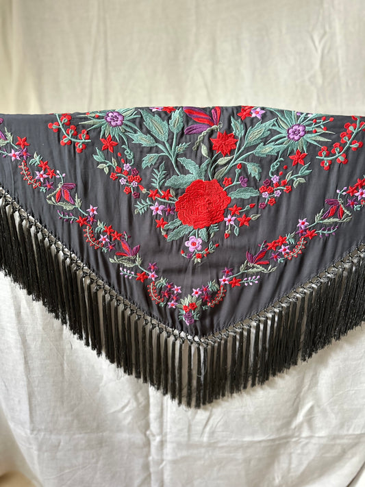 Mantón gris plomo