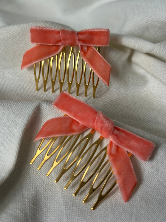 Peinecillo lazo coral