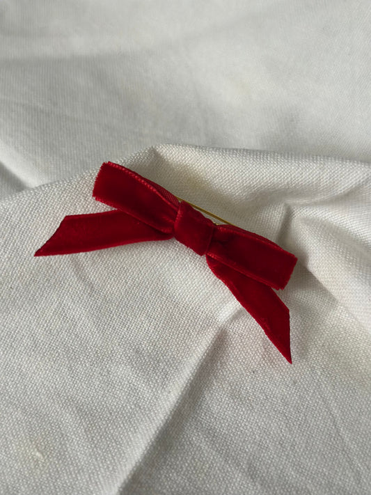 Broche lazo rojo