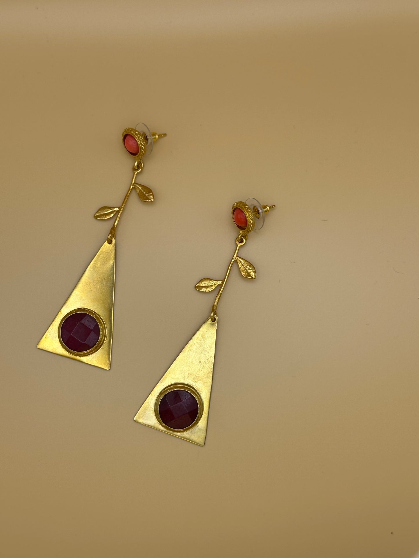Drop triangle red