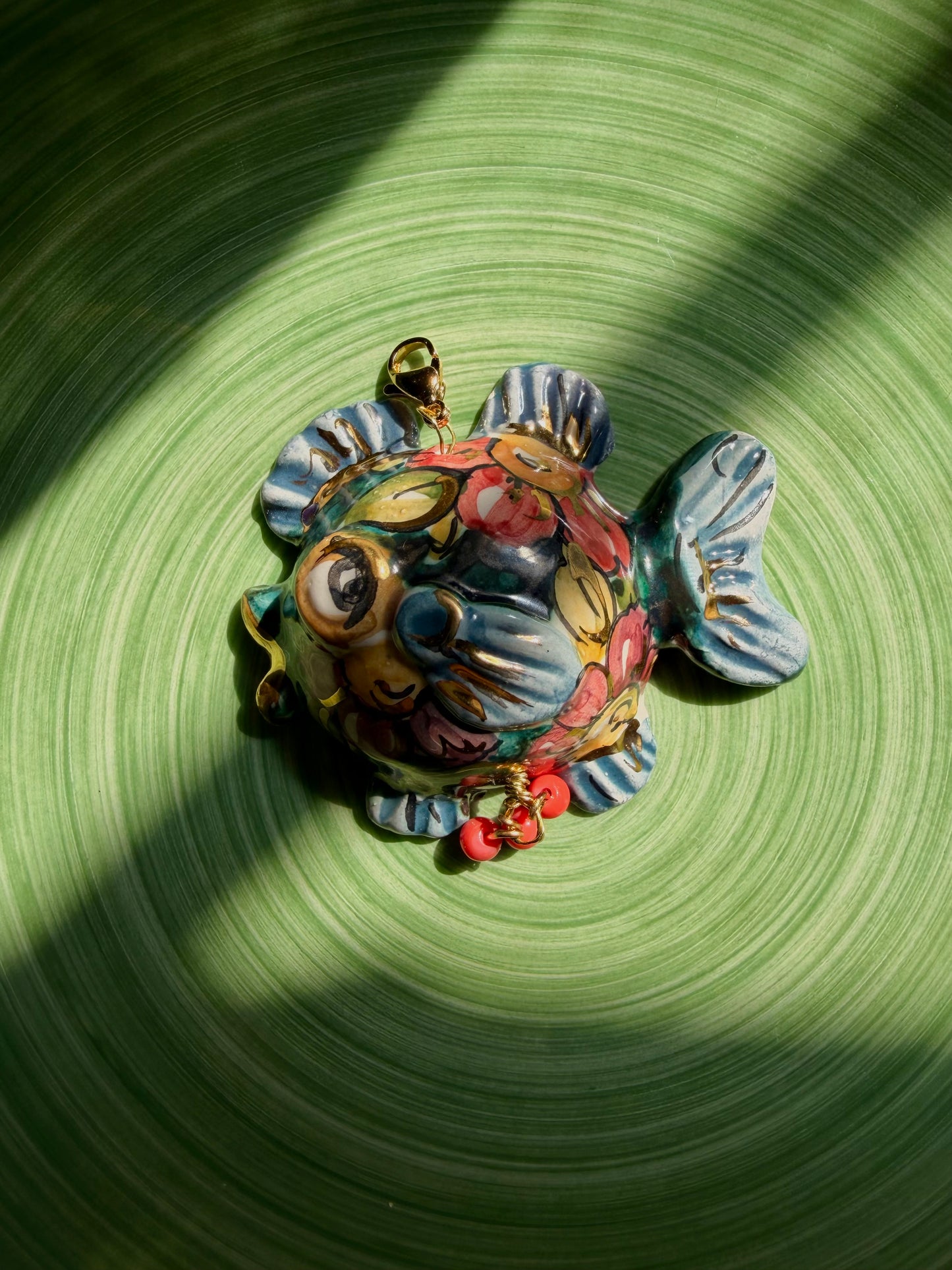 Drop charm cerámica pez globo