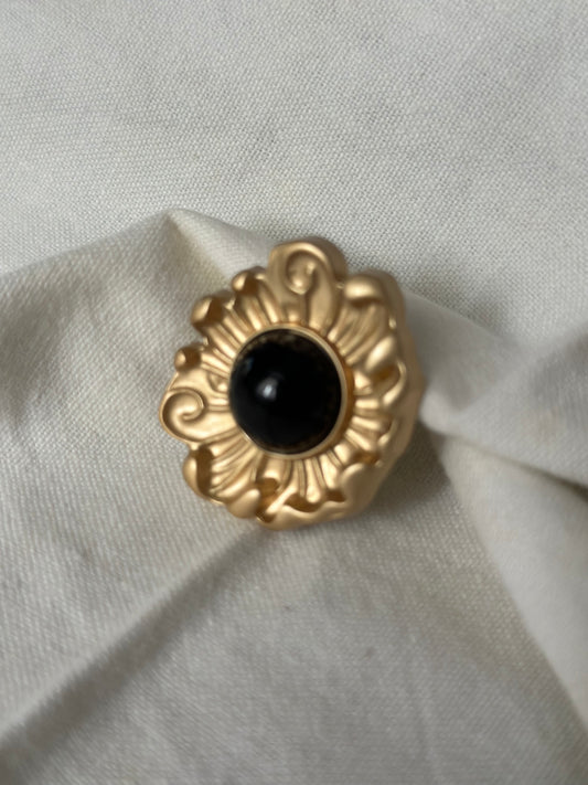 Broche flor negra