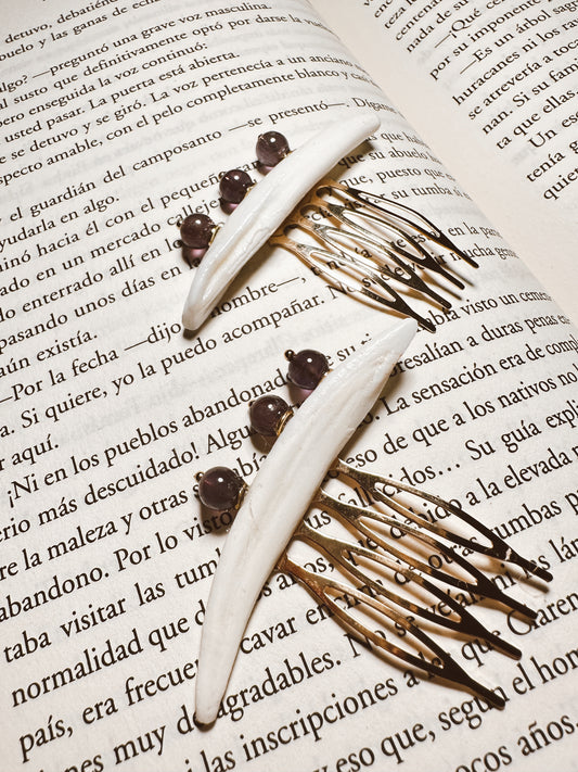 Peinecillo colmillo detalles malva
