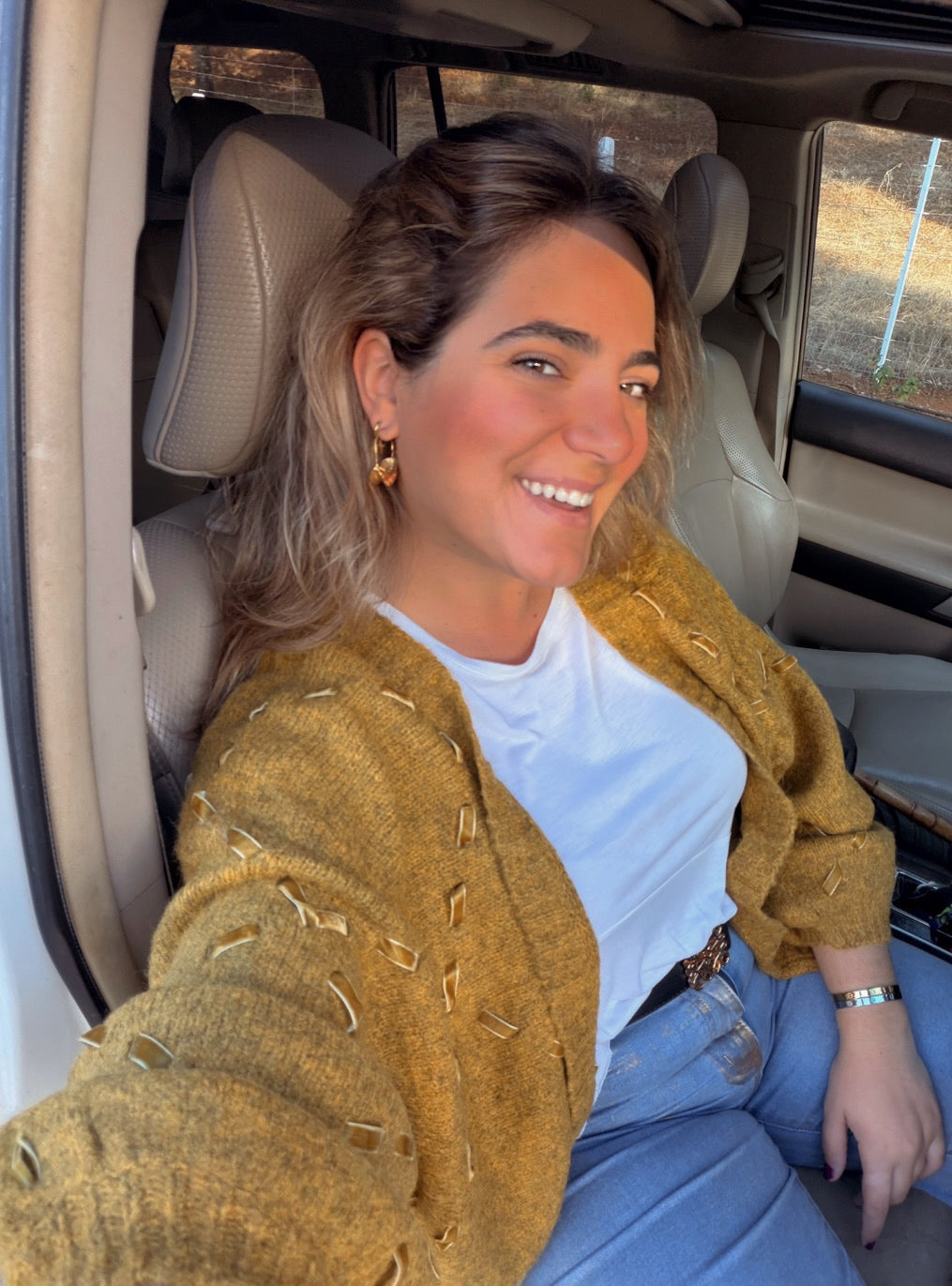 Cárdigan mostaza detalle rombo terciopelo 100% lana