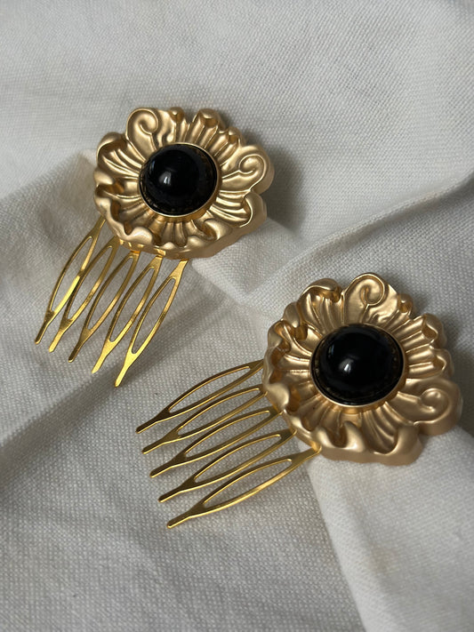 Peinecillo flor negra