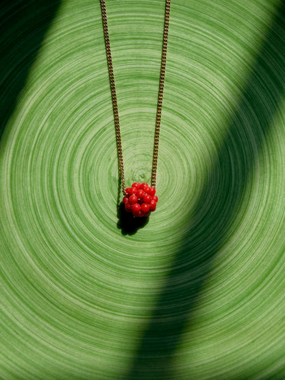 Drop collar resina detalle rojo
