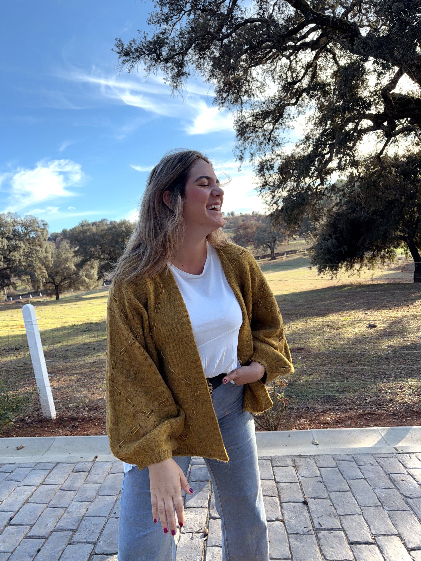 Cárdigan mostaza detalle rombo terciopelo 100% lana