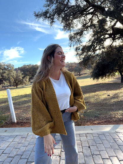 Cárdigan mostaza detalle rombo terciopelo 100% lana