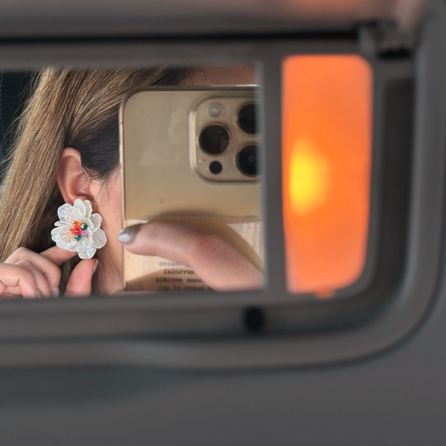 Pendientes flor blanca detalles