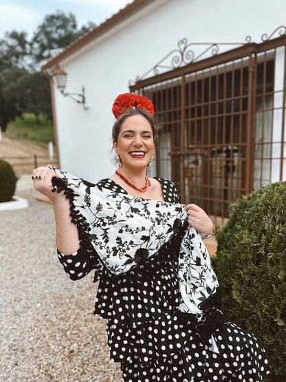 Mantón / piquillo blanco bordado en negro
