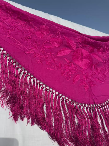 Mantón fucsia bordado fucsia